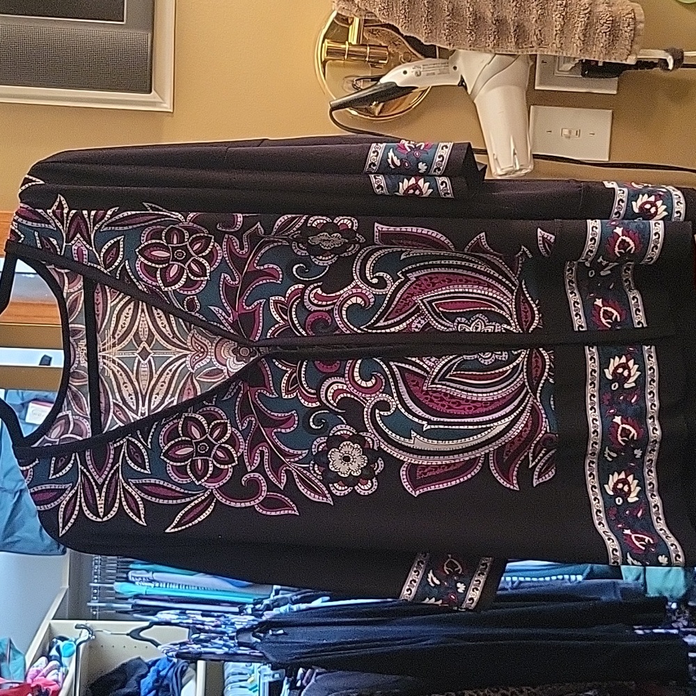 Beautiful printed slinky, drop shoulder colorful kimono